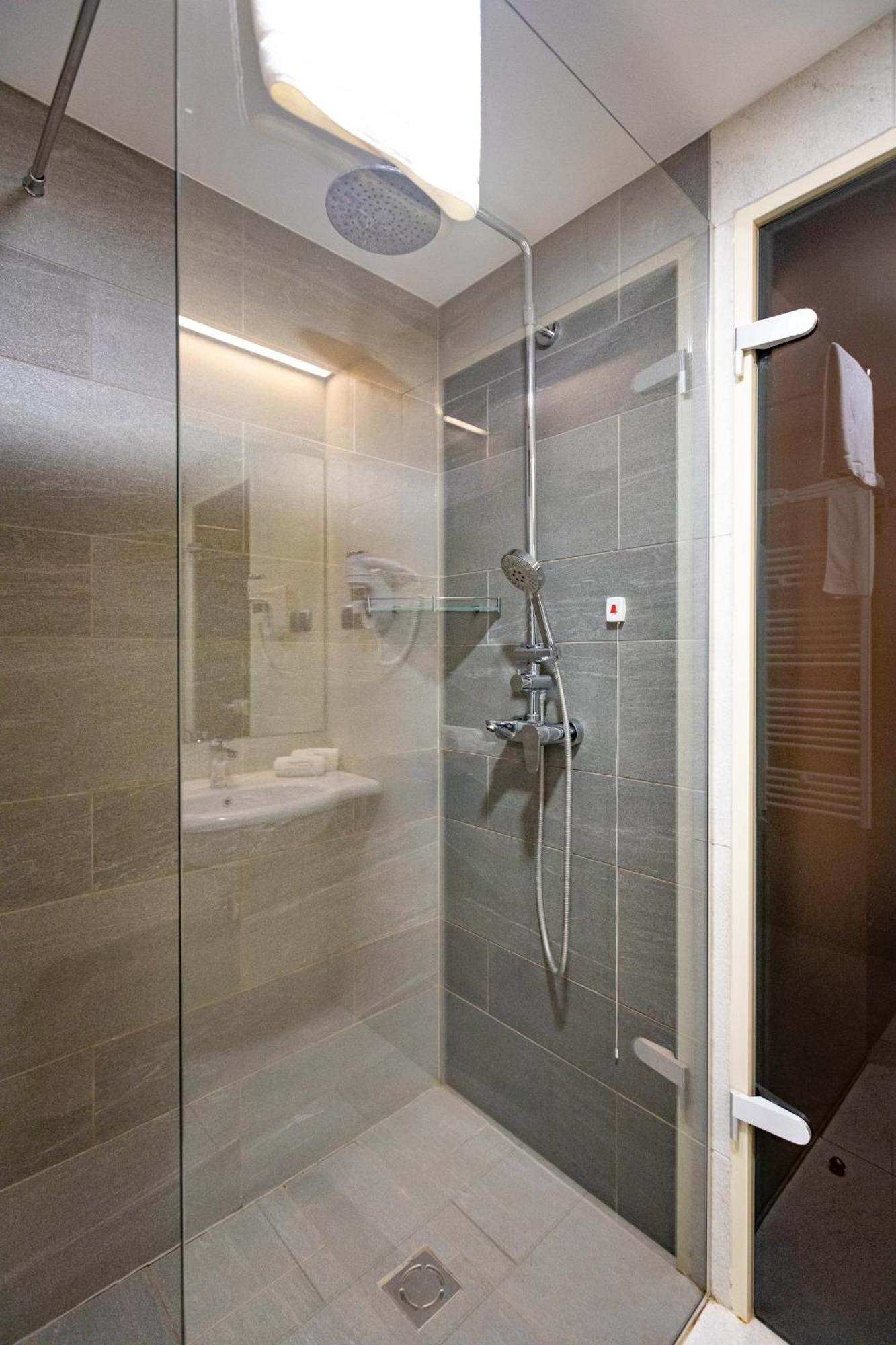 & Relax Zone Cattleya Hotel 3*